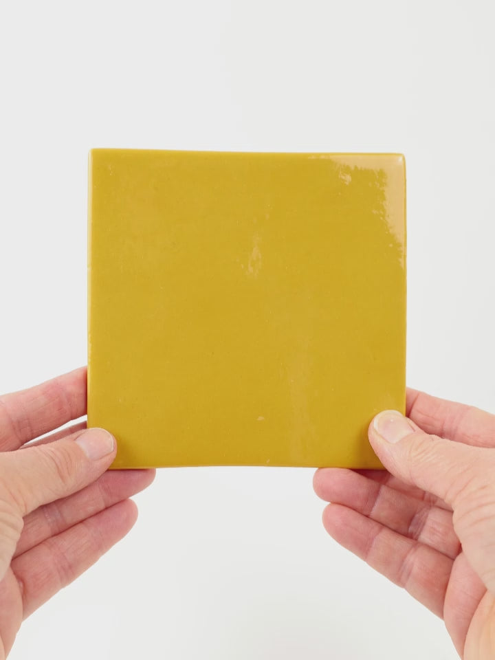 Video showing Morasutti Smalti mosaic tile – yellow – 11.5 x 11.5 cm, rotated to show full tile