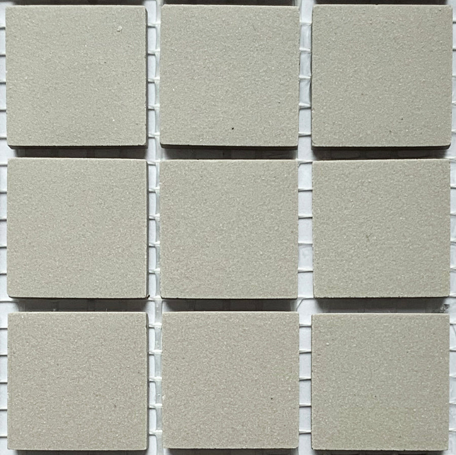 Winckelmans Gris Pale – teselas de mosaico mates de 20x20 mm sobre malla